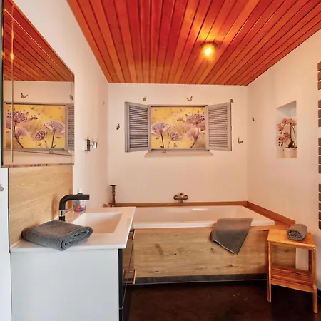 Born 1 By Interhome *